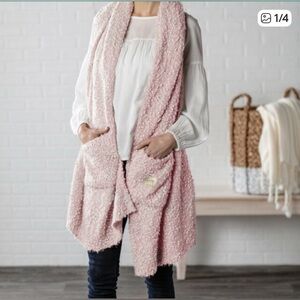 Demdaco comfort giving shawl scarf with pockets